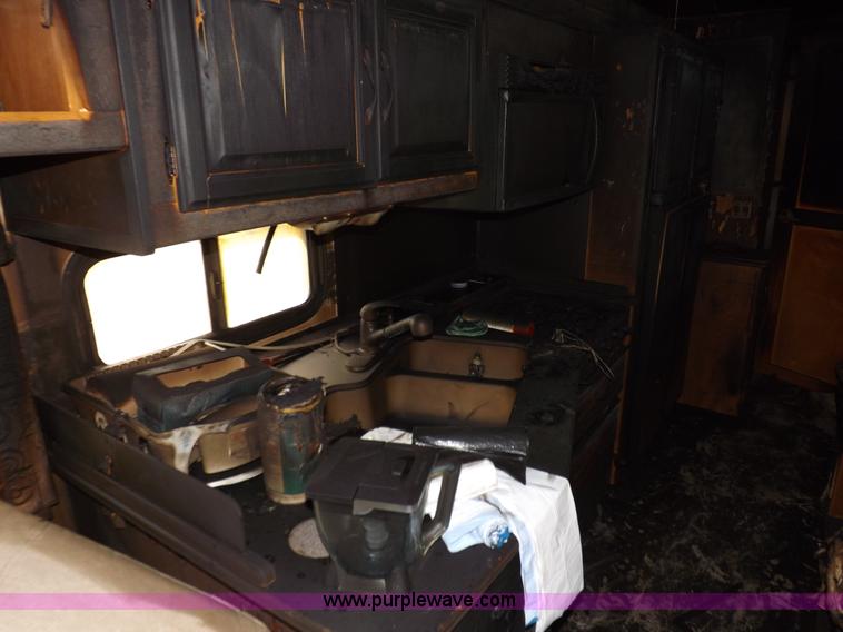 image for item K3829 2004 Freightliner XC Fleetwood RV