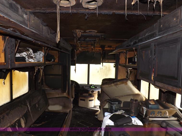 image for item K3829 2004 Freightliner XC Fleetwood RV