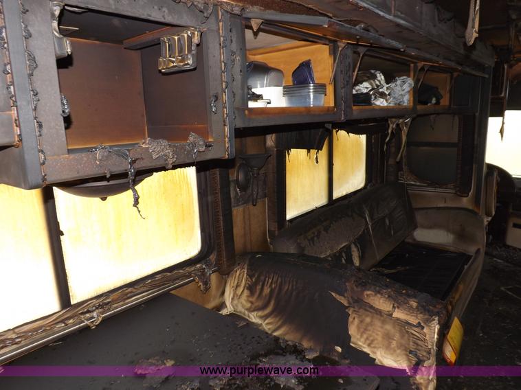 image for item K3829 2004 Freightliner XC Fleetwood RV