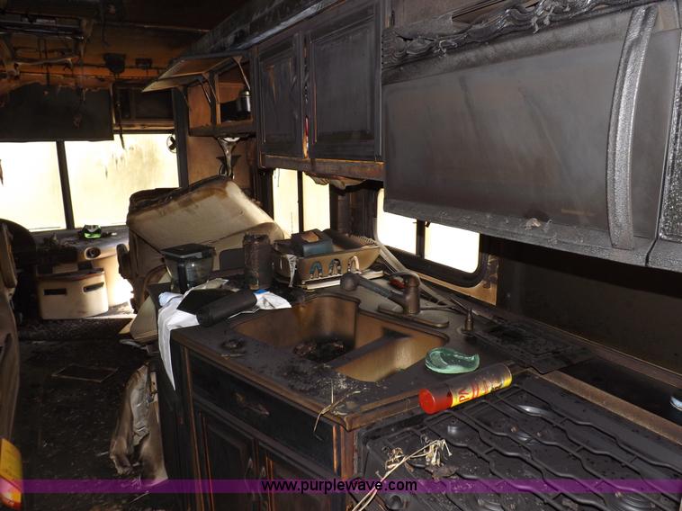 image for item K3829 2004 Freightliner XC Fleetwood RV