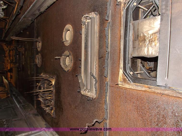 image for item K3829 2004 Freightliner XC Fleetwood RV