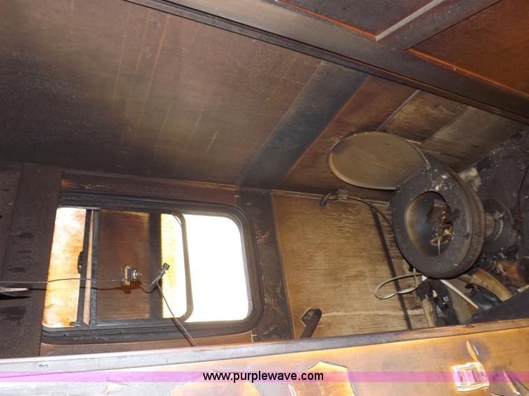 image for item K3829 2004 Freightliner XC Fleetwood RV