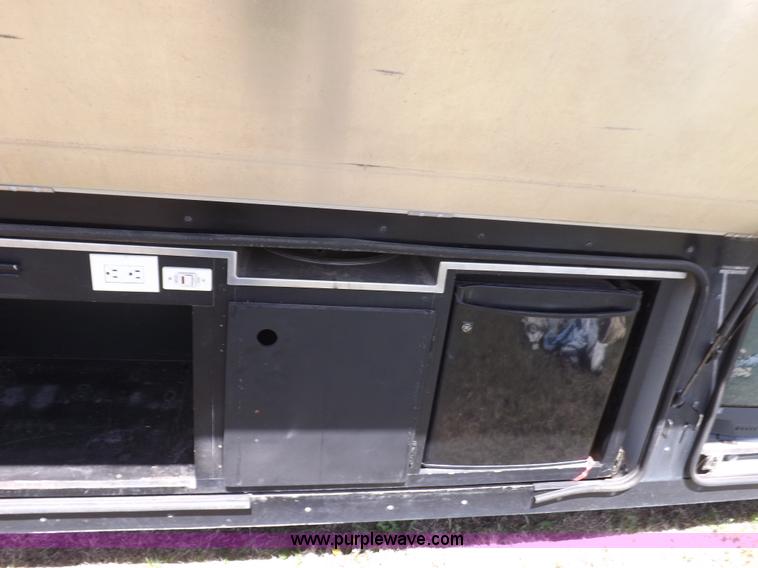 image for item K3829 2004 Freightliner XC Fleetwood RV