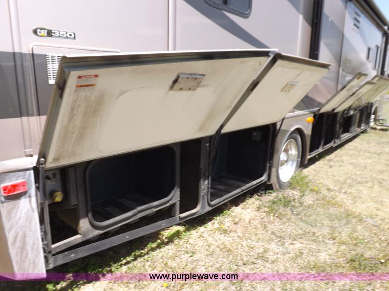 image for item K3829 2004 Freightliner XC Fleetwood RV