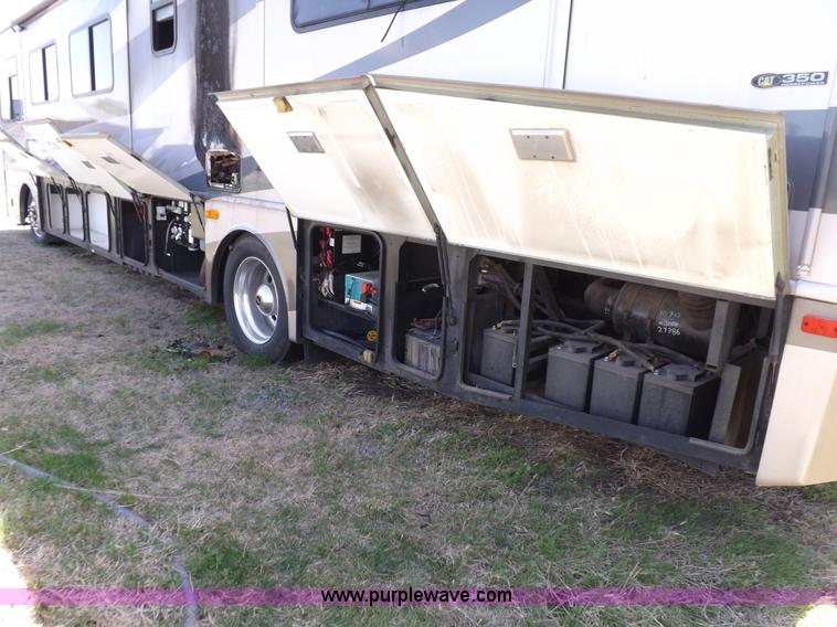 image for item K3829 2004 Freightliner XC Fleetwood RV