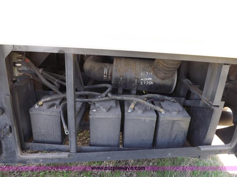 image for item K3829 2004 Freightliner XC Fleetwood RV