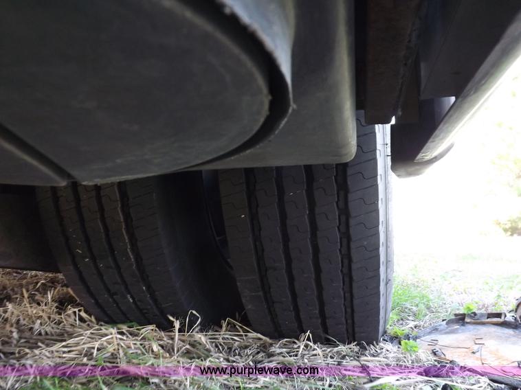 image for item K3829 2004 Freightliner XC Fleetwood RV