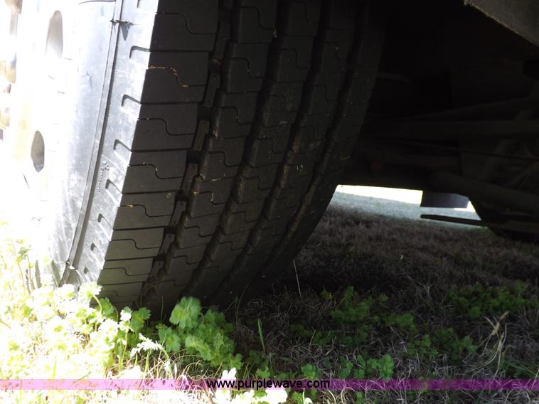 image for item K3829 2004 Freightliner XC Fleetwood RV