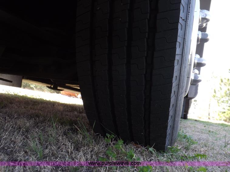 image for item K3829 2004 Freightliner XC Fleetwood RV