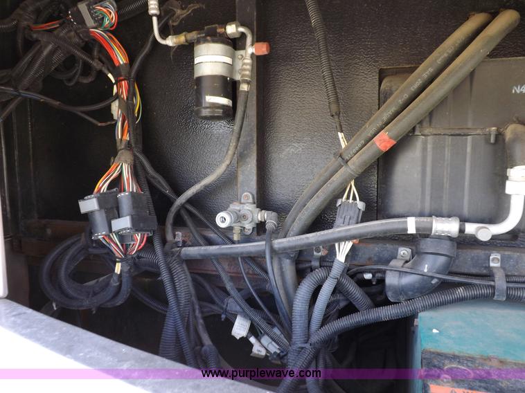 image for item K3829 2004 Freightliner XC Fleetwood RV