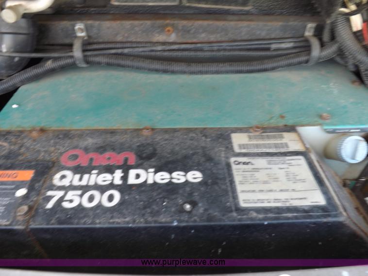 image for item K3829 2004 Freightliner XC Fleetwood RV