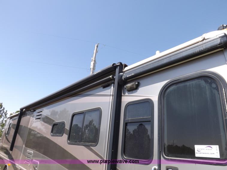 image for item K3829 2004 Freightliner XC Fleetwood RV