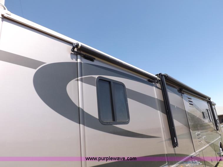 image for item K3829 2004 Freightliner XC Fleetwood RV