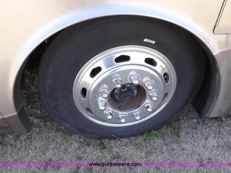 image for item K3829 2004 Freightliner XC Fleetwood RV