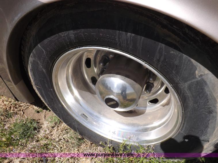 image for item K3829 2004 Freightliner XC Fleetwood RV