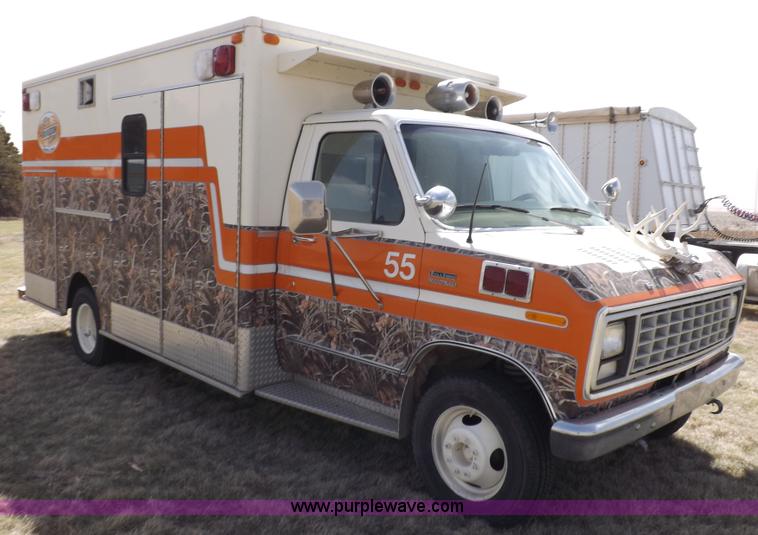 image for item K3833 1980 Ford Chateau ambulance