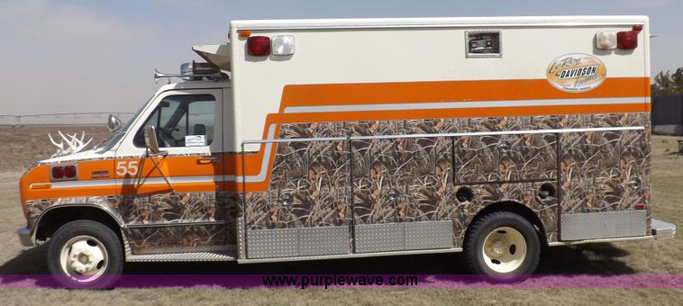 image for item K3833 1980 Ford Chateau ambulance