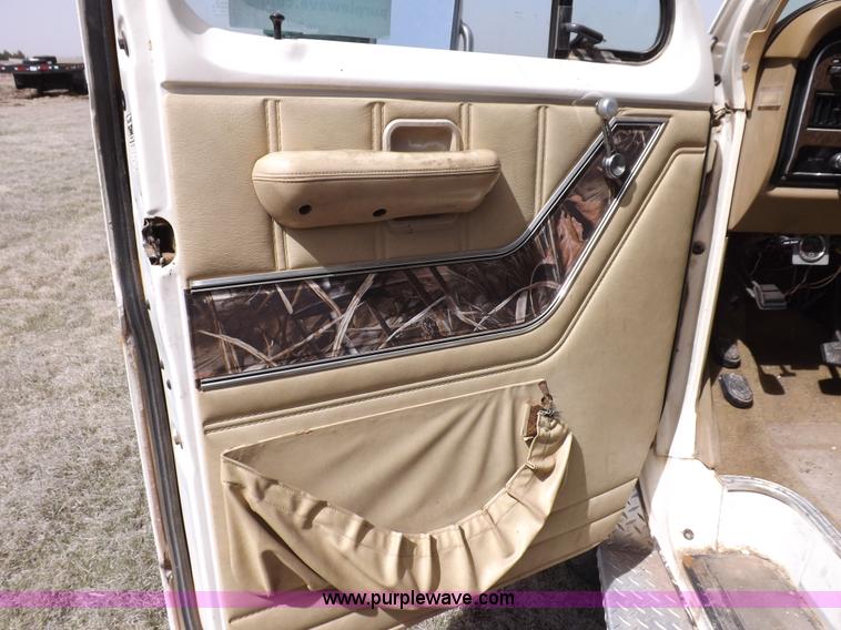 image for item K3833 1980 Ford Chateau ambulance