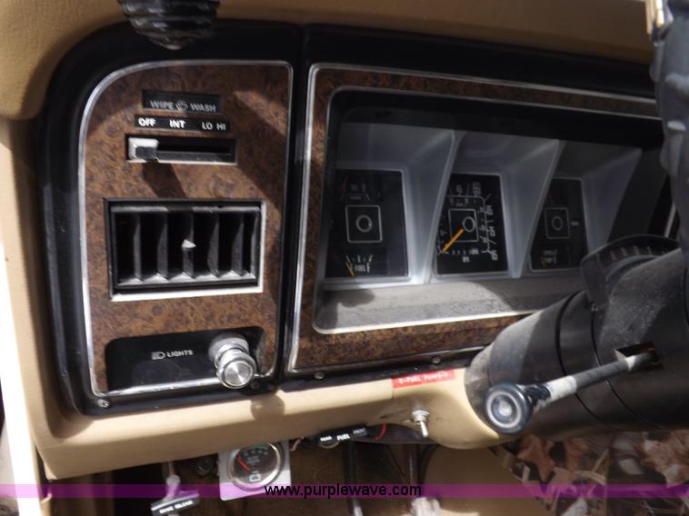 image for item K3833 1980 Ford Chateau ambulance