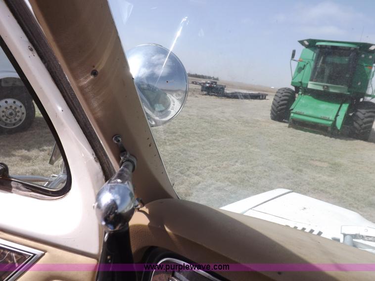 image for item K3833 1980 Ford Chateau ambulance