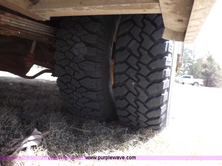 image for item K3833 1980 Ford Chateau ambulance