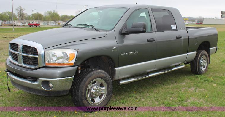 image for item K6853 2006 Dodge Ram 2500 Mega Cab pickup truck