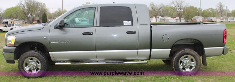 image for item K6853 2006 Dodge Ram 2500 Mega Cab pickup truck