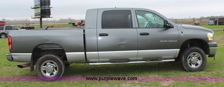 image for item K6853 2006 Dodge Ram 2500 Mega Cab pickup truck