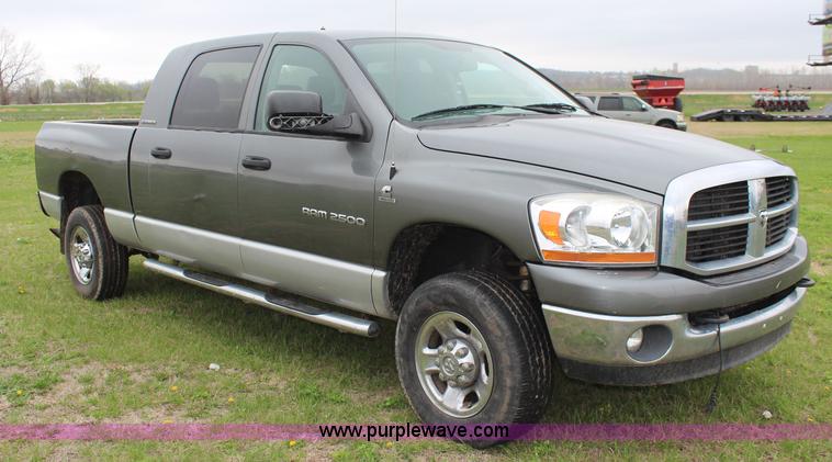 image for item K6853 2006 Dodge Ram 2500 Mega Cab pickup truck