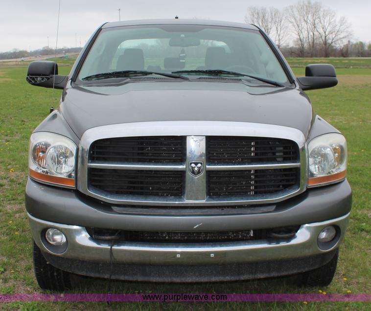 image for item K6853 2006 Dodge Ram 2500 Mega Cab pickup truck