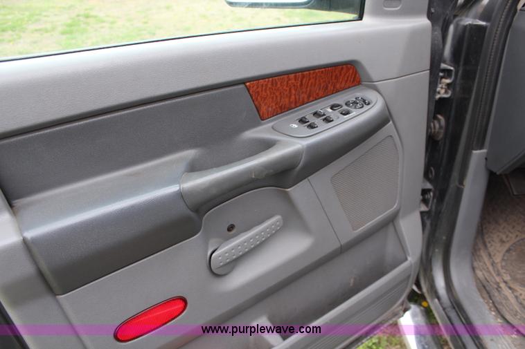 image for item K6853 2006 Dodge Ram 2500 Mega Cab pickup truck