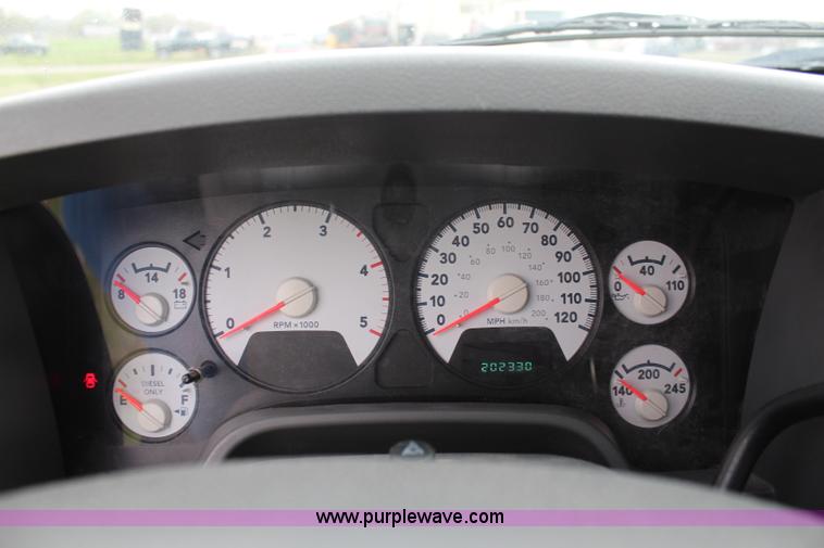 image for item K6853 2006 Dodge Ram 2500 Mega Cab pickup truck