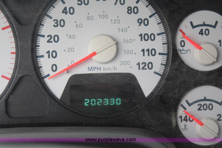 image for item K6853 2006 Dodge Ram 2500 Mega Cab pickup truck