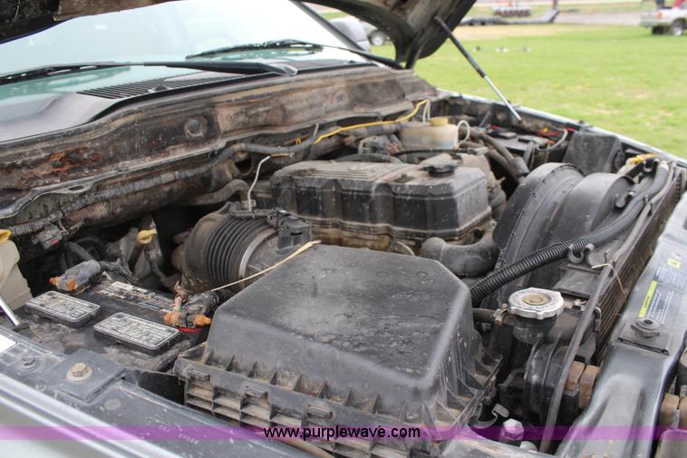 image for item K6853 2006 Dodge Ram 2500 Mega Cab pickup truck