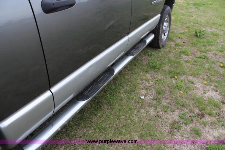 image for item K6853 2006 Dodge Ram 2500 Mega Cab pickup truck