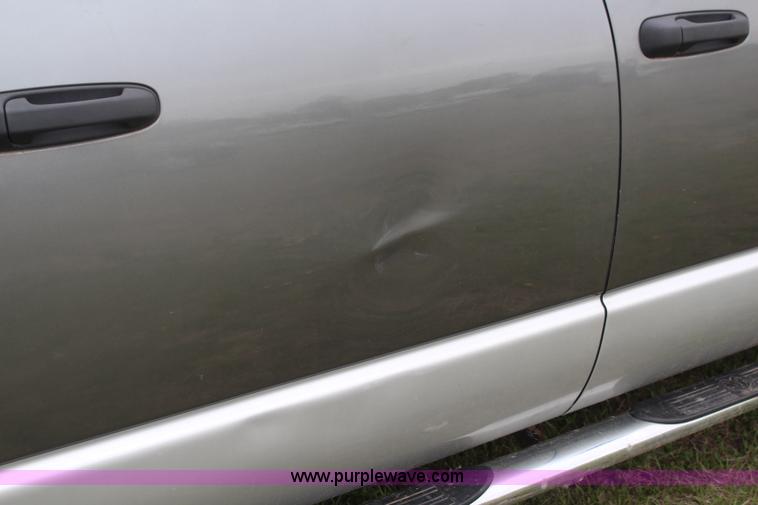 image for item K6853 2006 Dodge Ram 2500 Mega Cab pickup truck