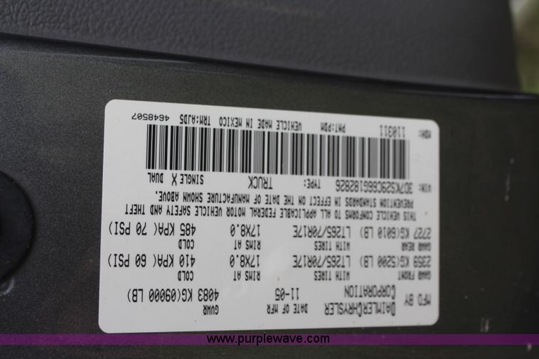 image for item K6853 2006 Dodge Ram 2500 Mega Cab pickup truck