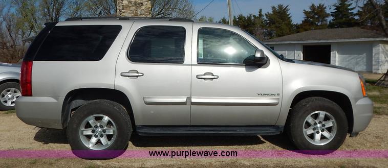 image for item K7360 2007 GMC Yukon SLE SUV