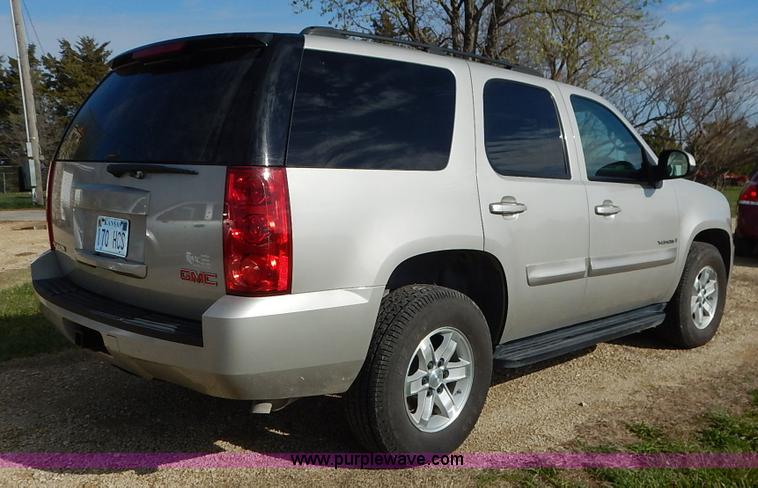 image for item K7360 2007 GMC Yukon SLE SUV