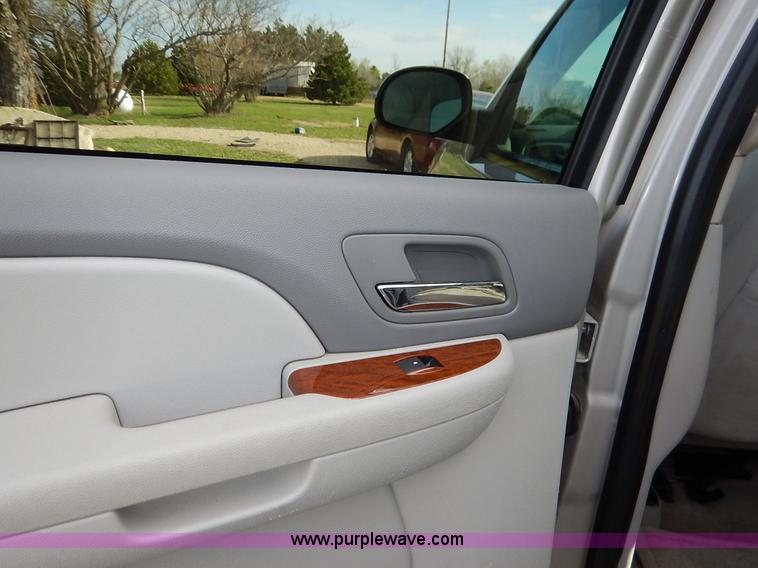 image for item K7360 2007 GMC Yukon SLE SUV