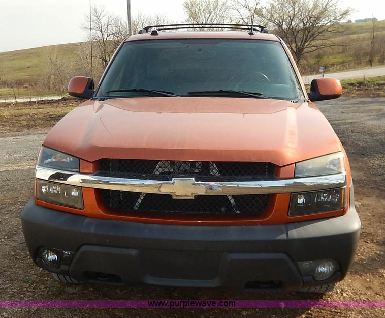 image for item K7398 2004 Chevrolet Avalanche 1500 Z71 pickup truck
