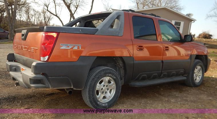 image for item K7398 2004 Chevrolet Avalanche 1500 Z71 pickup truck