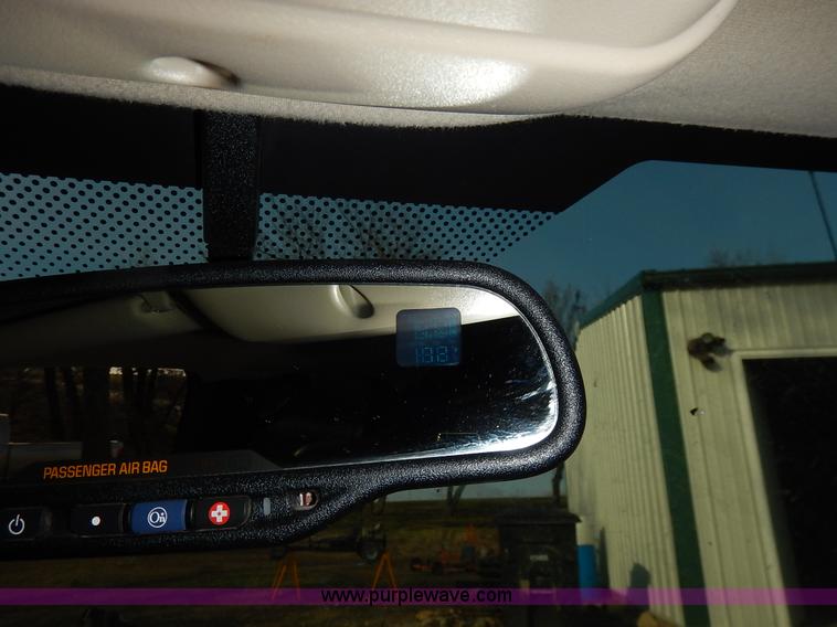 image for item K7398 2004 Chevrolet Avalanche 1500 Z71 pickup truck