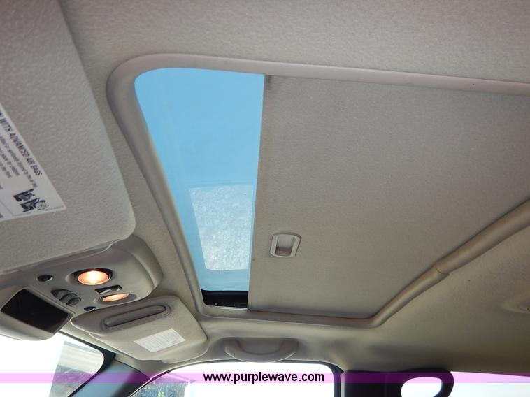 image for item K7398 2004 Chevrolet Avalanche 1500 Z71 pickup truck