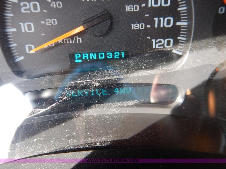 image for item K7398 2004 Chevrolet Avalanche 1500 Z71 pickup truck