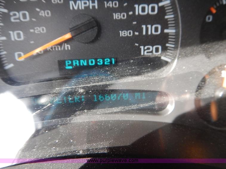 image for item K7398 2004 Chevrolet Avalanche 1500 Z71 pickup truck