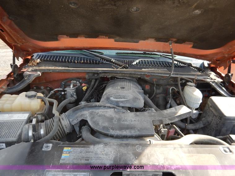 image for item K7398 2004 Chevrolet Avalanche 1500 Z71 pickup truck