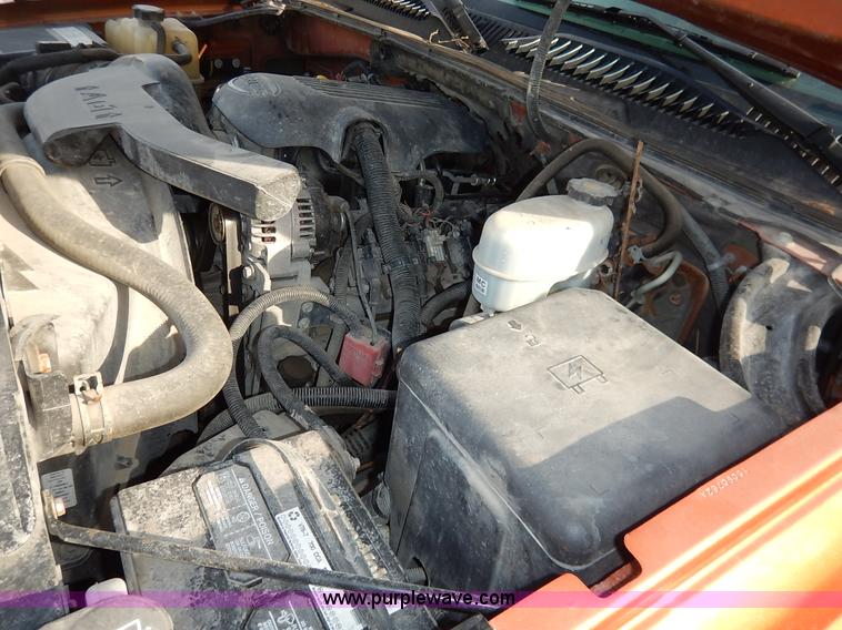 image for item K7398 2004 Chevrolet Avalanche 1500 Z71 pickup truck