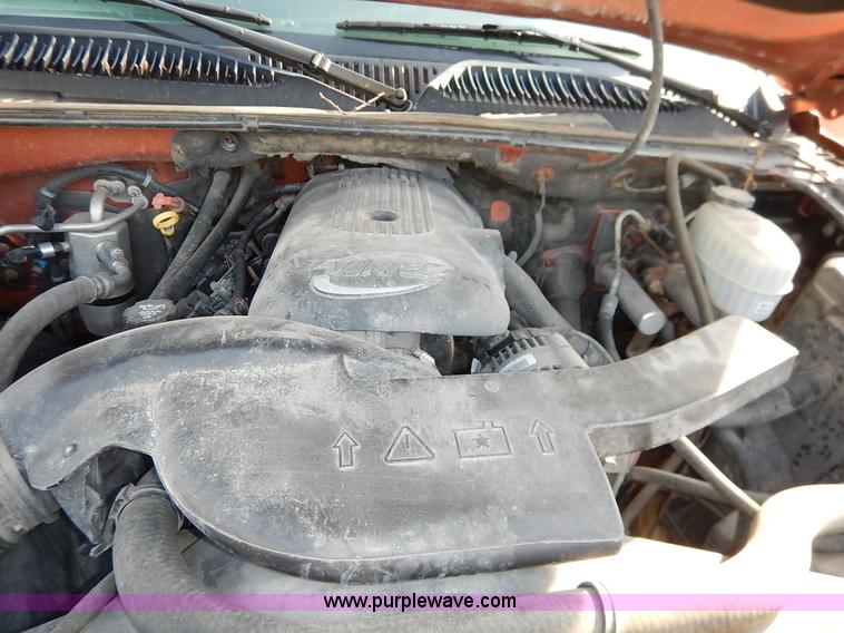 image for item K7398 2004 Chevrolet Avalanche 1500 Z71 pickup truck