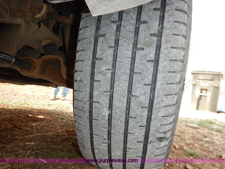 image for item K7398 2004 Chevrolet Avalanche 1500 Z71 pickup truck